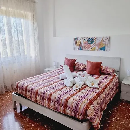 Barbara Sweet - Intero Apartment *